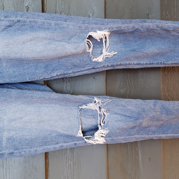 American Eagle AE Ripped Mom Jean sz 10 Women's - Picture 8 of 15